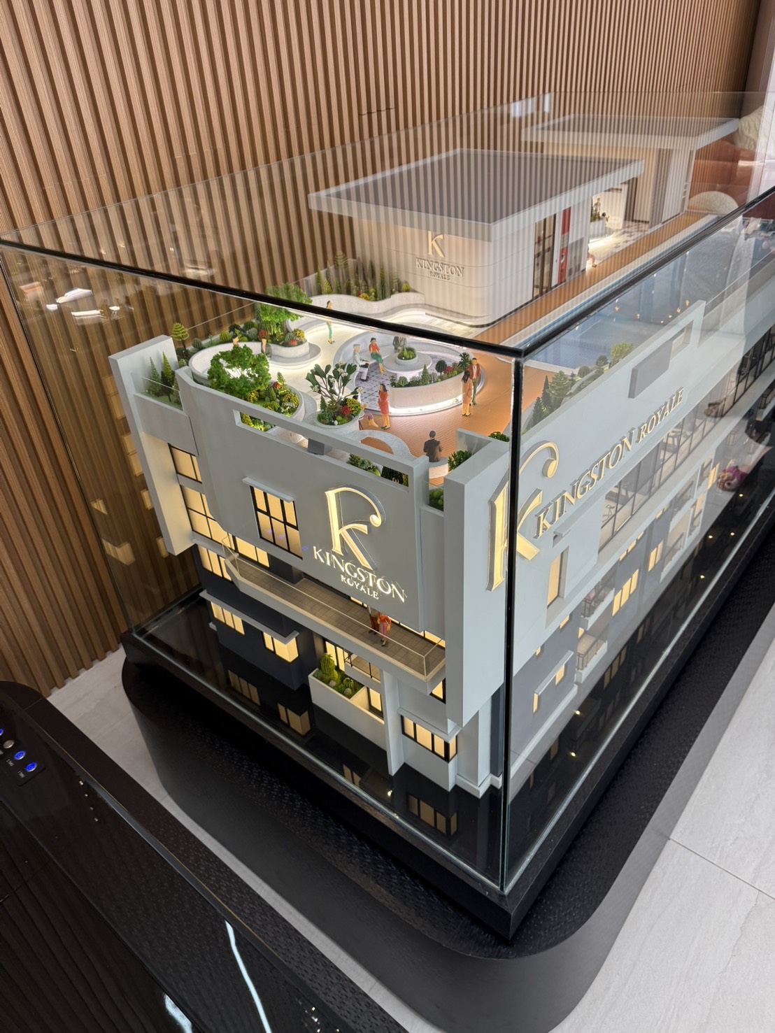 Kingston Royale モデルルーム - あじさい不動産