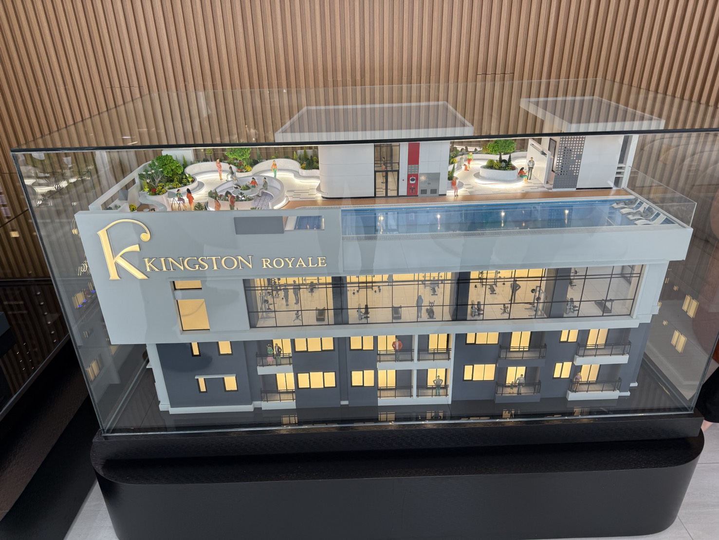 Kingston Royale モデルルーム ダイニングスペース - あじさいリアルエステート