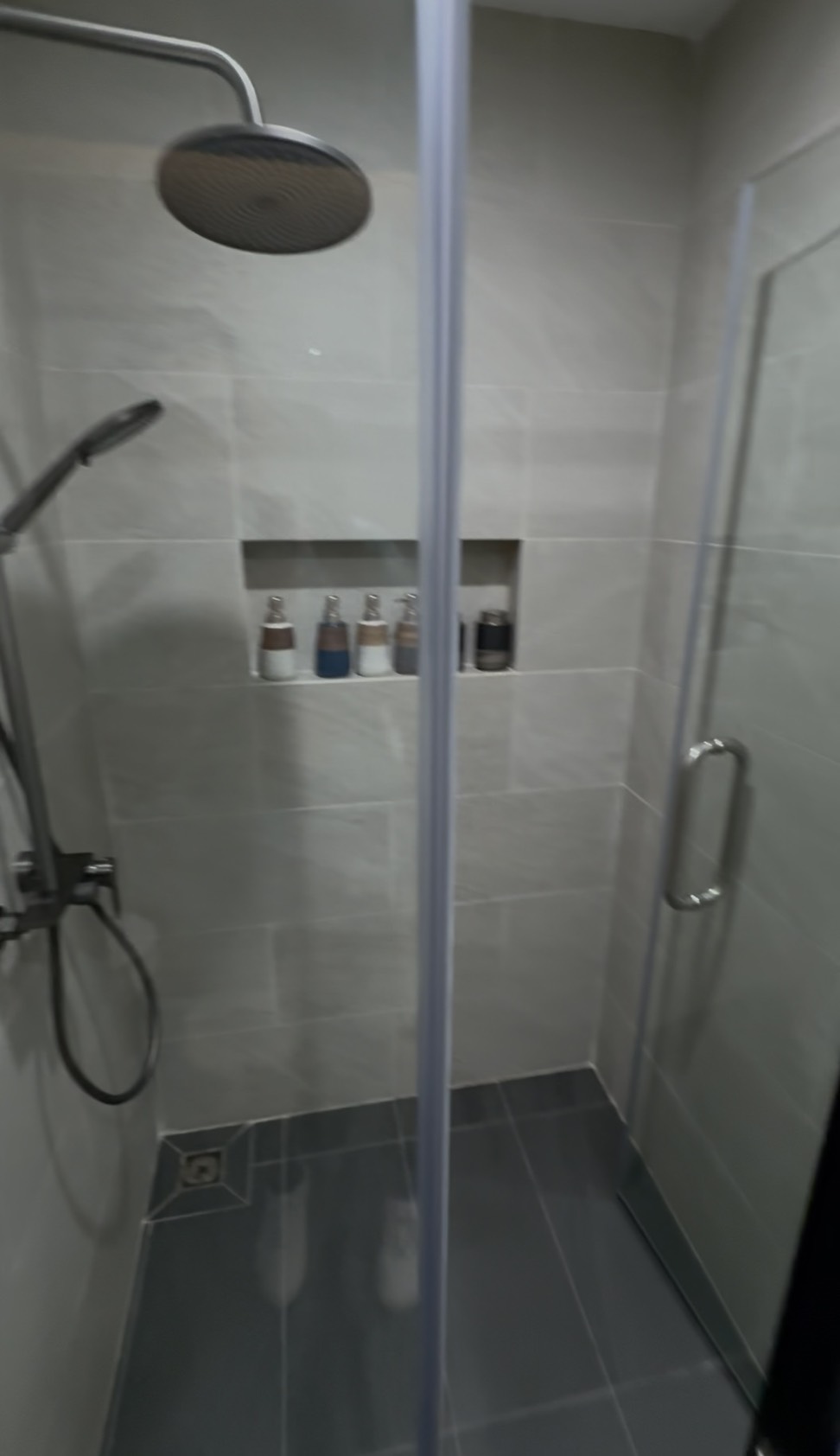 Kingston Royale モデルルーム キッチン設備 - あじさいリアルエステート