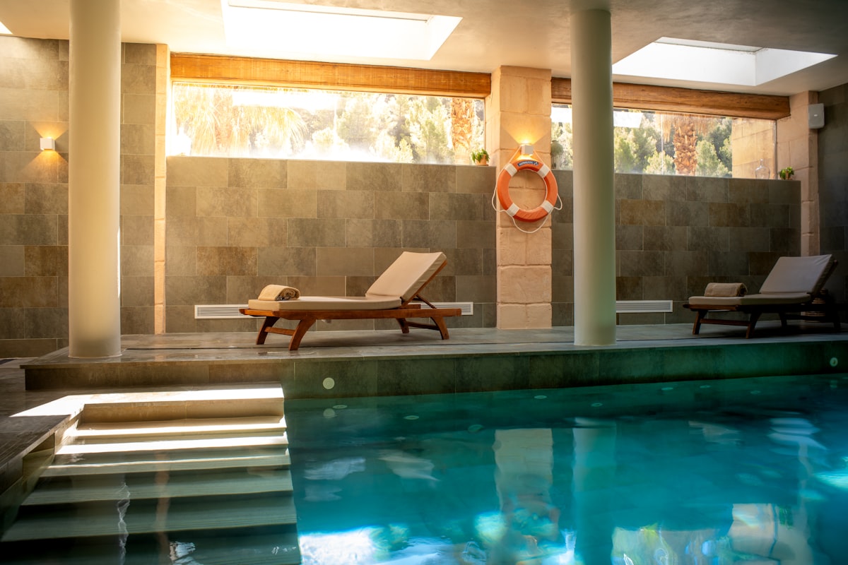 ラグジュアリーホテル プール施設 - あじさいリアルエステート