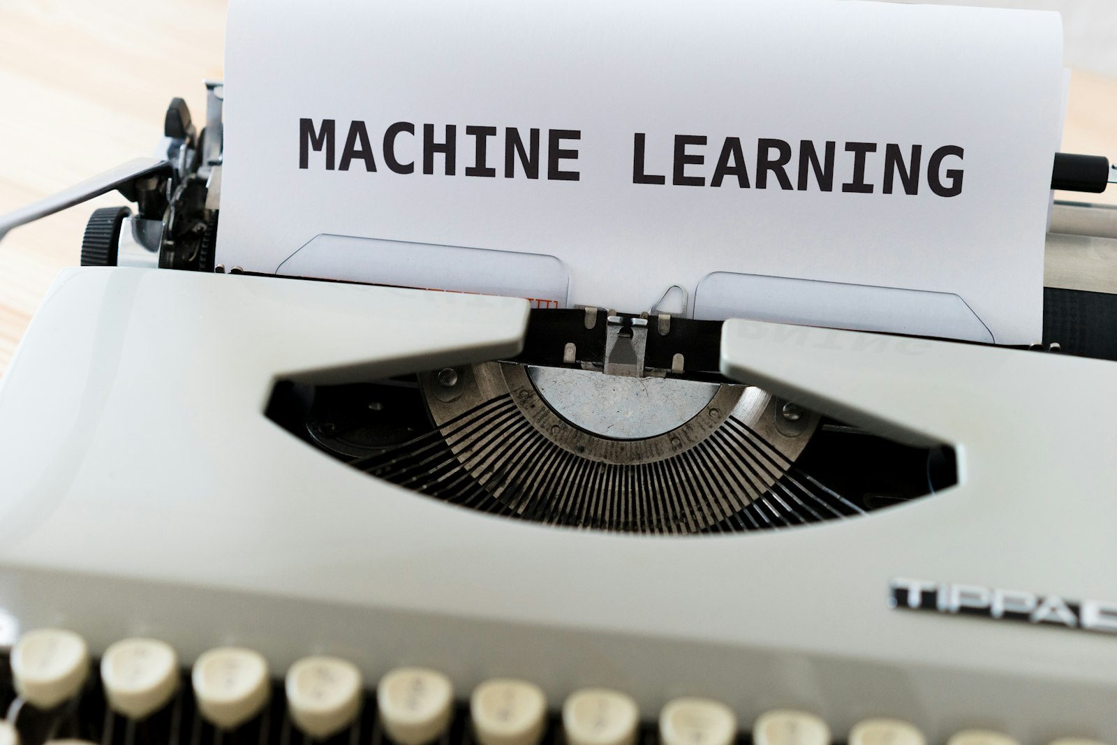 AI・半導体株主導の世界株高—NVIDIA時価総額5.3兆ドル時代の「実物資産×AI」分散戦略
