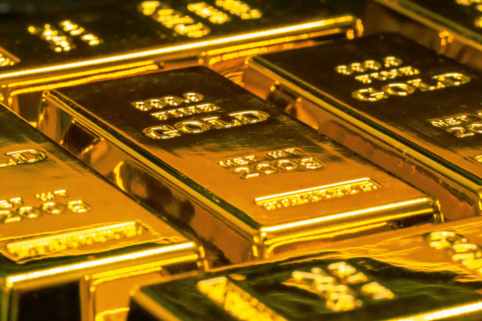 金価格5,000ドル突破—インフレ・地政学リスク時代の実物資産分散戦略と海外不動産の役割